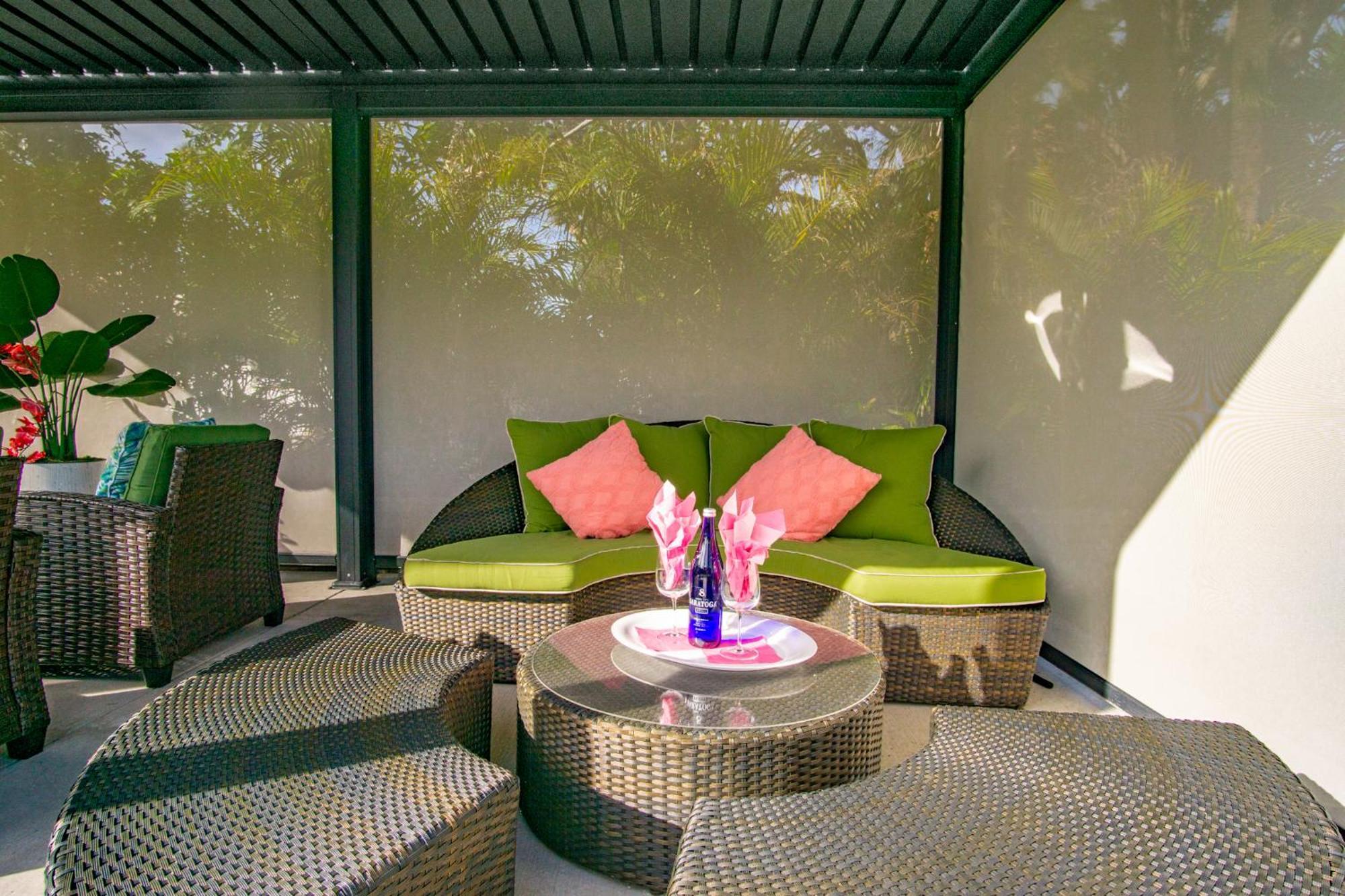 Beach Cottage With Heated Pool Just Off Siesta Key Sarasota Eksteriør billede