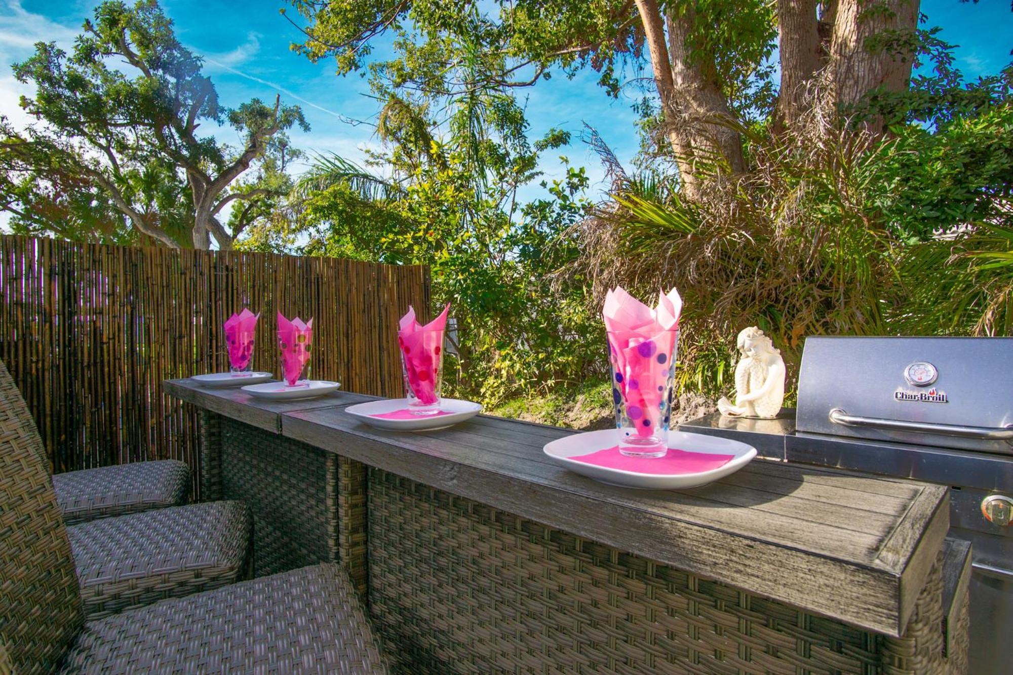 Beach Cottage With Heated Pool Just Off Siesta Key Sarasota Eksteriør billede